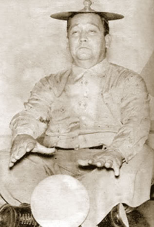 Emilio Ruiz (Chino Wong)
